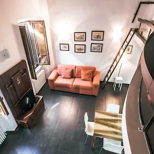  Apartment In Front Of Coliseum